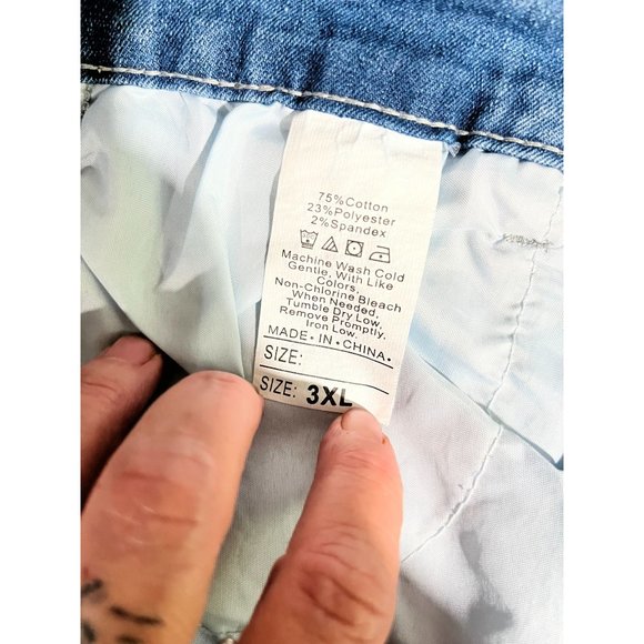 Full Figured Woman Jeans with Animal Print and Rips Size 3X NWOT - Picture 2 of 6